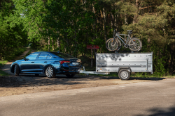 Przyczepka samochodowa 230x125 UNITRAILER FORCE 230 KIPP z burtami BIS i pokrywą aluminiową